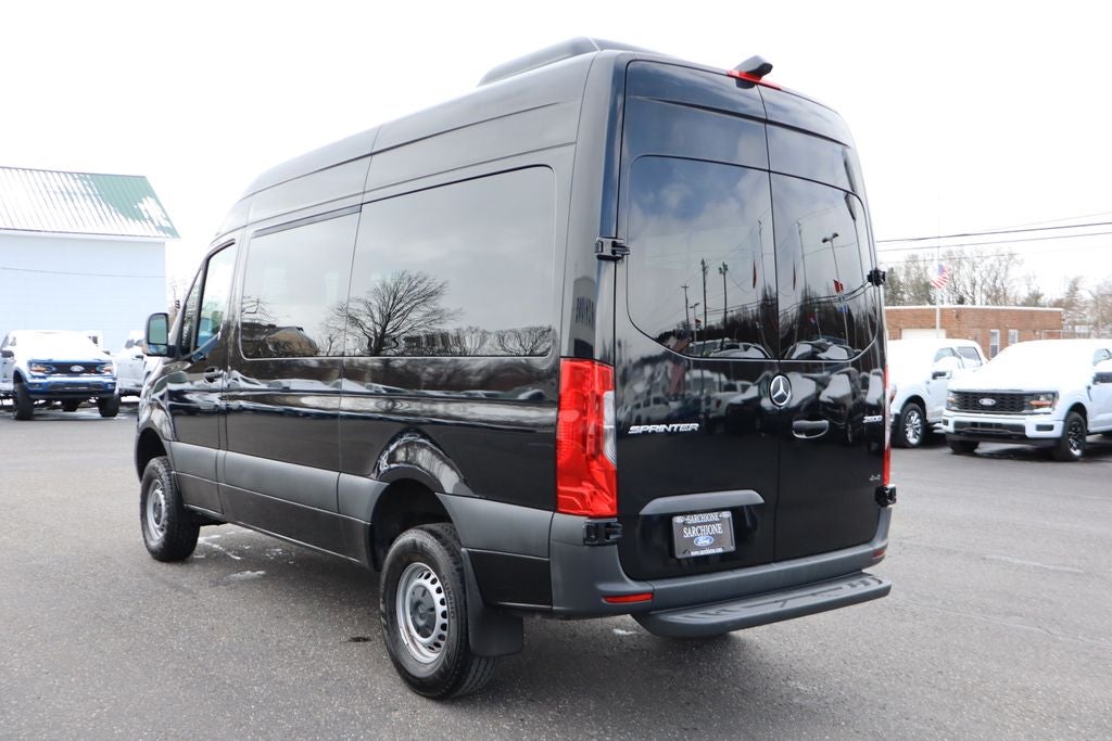 2022 Mercedes-Benz Sprinter 2500 12-Passenger 144 WB