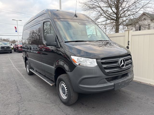 2022 Mercedes-Benz Sprinter 2500 Passenger 144 WB
