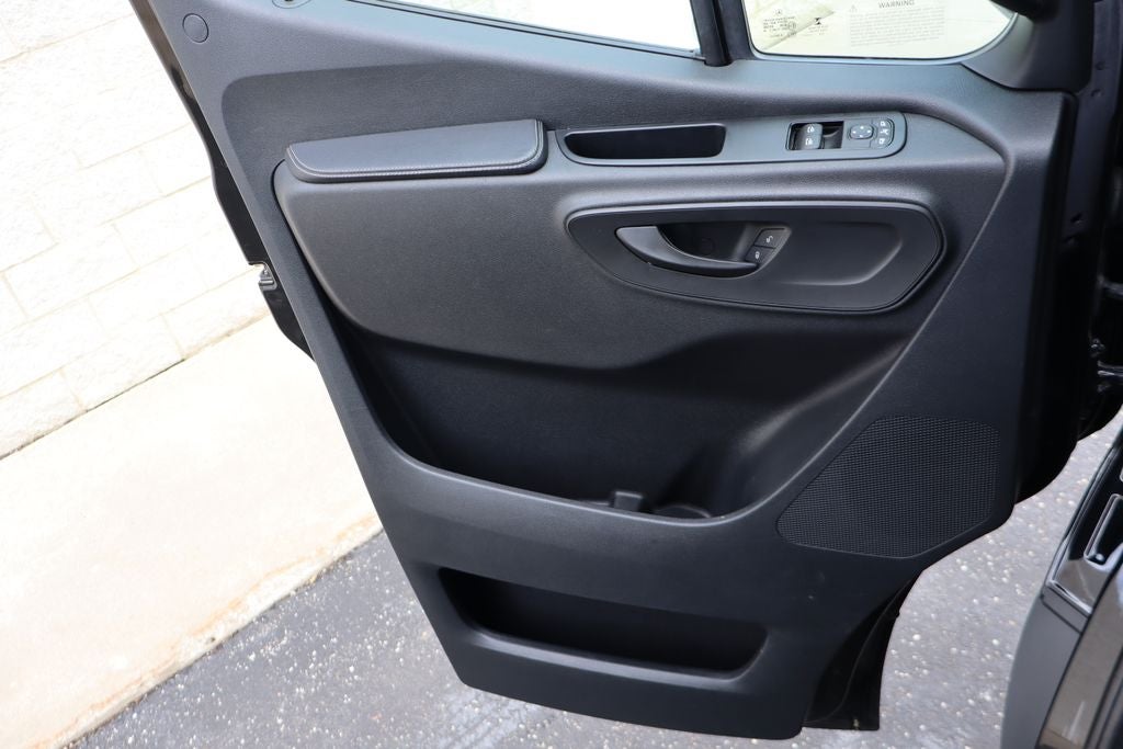 2022 Mercedes-Benz Sprinter 2500 12-Passenger 144 WB