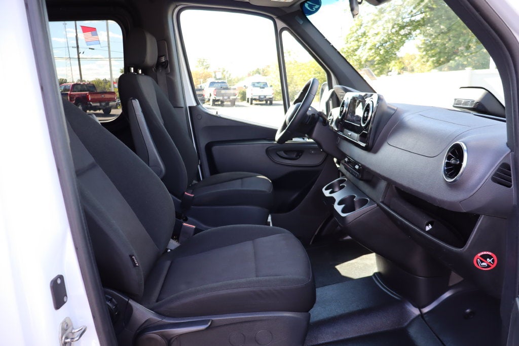 2025 Mercedes-Benz Sprinter 2500 Passenger 170 WB High Roof