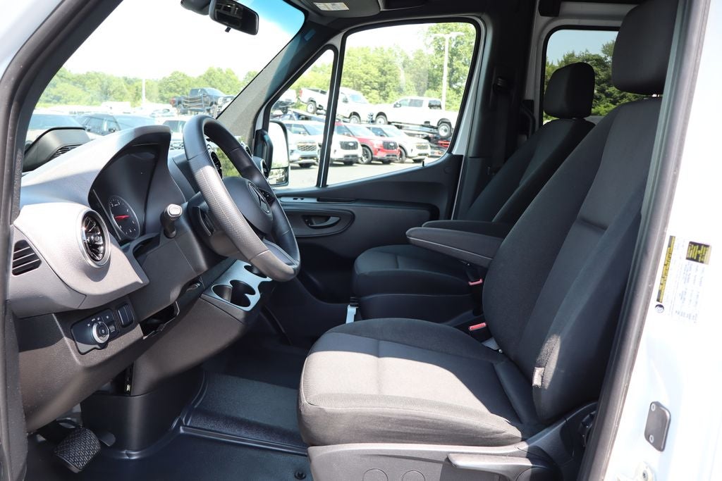 2025 Mercedes-Benz Sprinter 2500 Passenger 170 WB High Roof