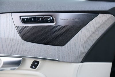 2025 Volvo XC90 B6 Plus 7-Seater