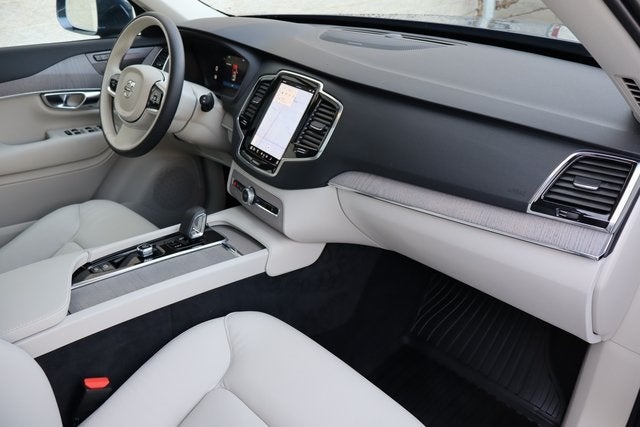 2025 Volvo XC90 B6 Plus 7-Seater