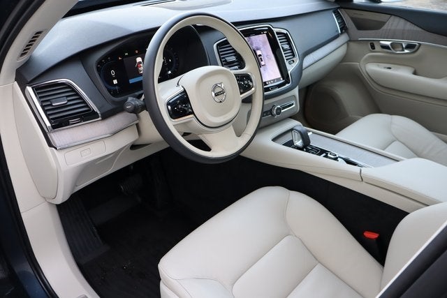 2025 Volvo XC90 B6 Plus 7-Seater