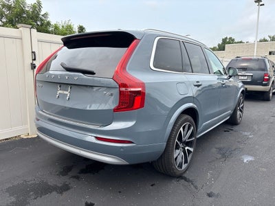 2022 Volvo XC90 T6 Momentum