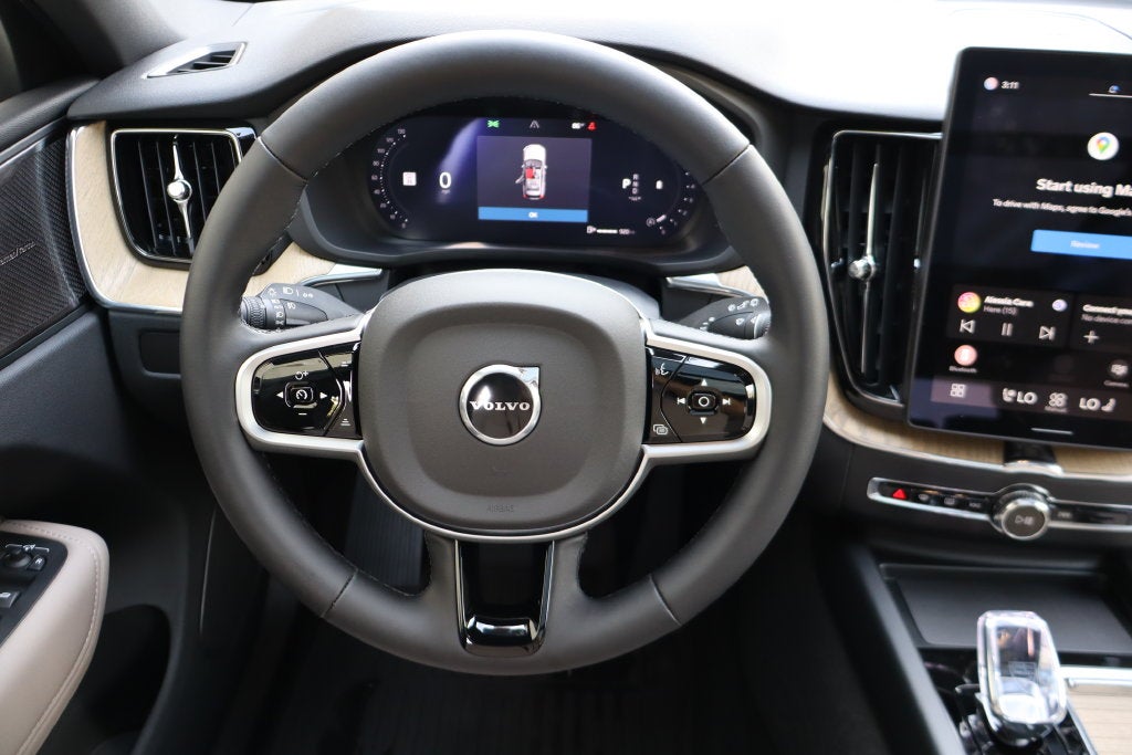 2026 Volvo XC60 B5 Plus