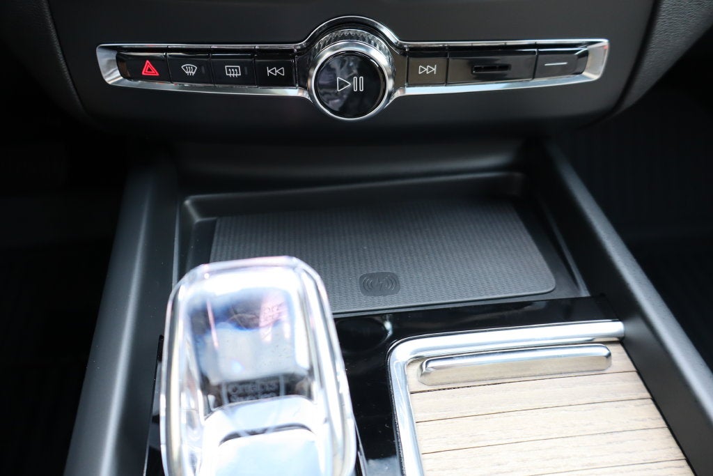 2026 Volvo XC60 B5 Plus