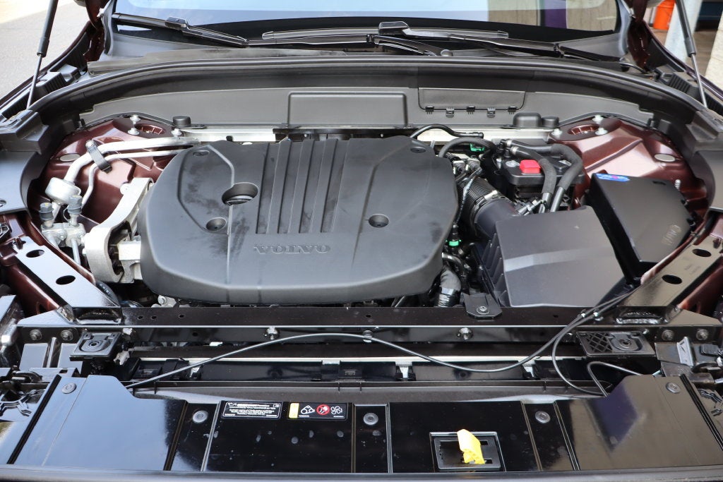 2026 Volvo XC60 B5 Plus