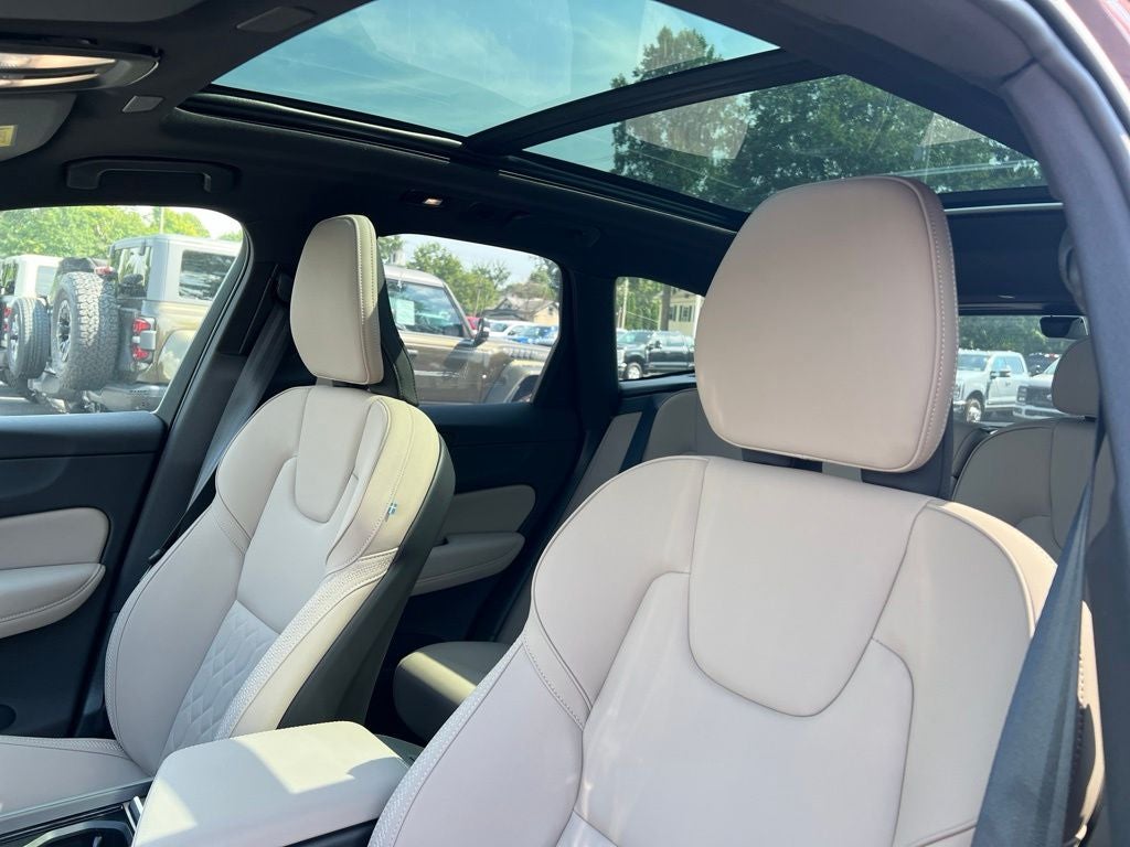 2026 Volvo XC60 B5 Plus